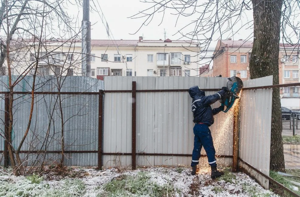 <span style="font-weight: bold;">Забор из профлиста</span> 